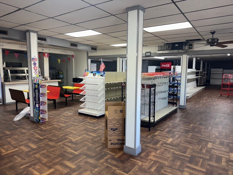 More Photos Of 3304 W 61st St S, Tulsa Convenience Store For Lease