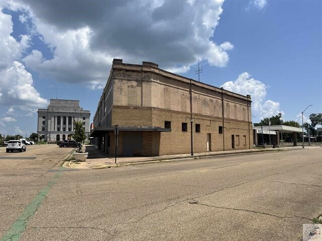 More Photos Of 406 N State Line Ave, Texarkana Storefront Retail Residential For Lease