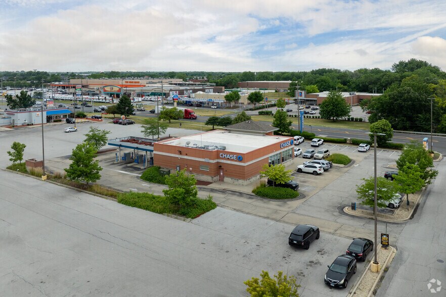 More Photos Of 16767 Torrence Ave, Lansing Freestanding For Sale