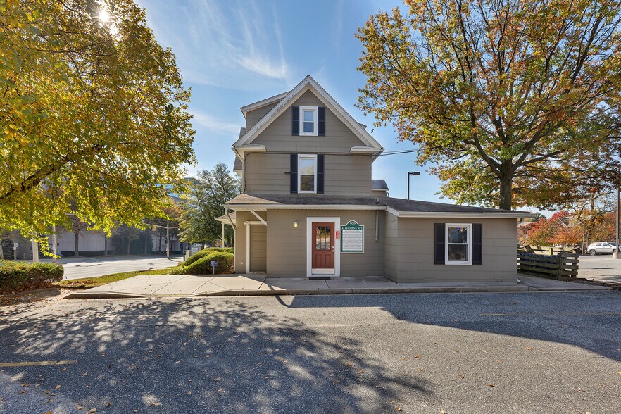 More Photos Of 300 Allegheny Ave, Towson Office For Sale