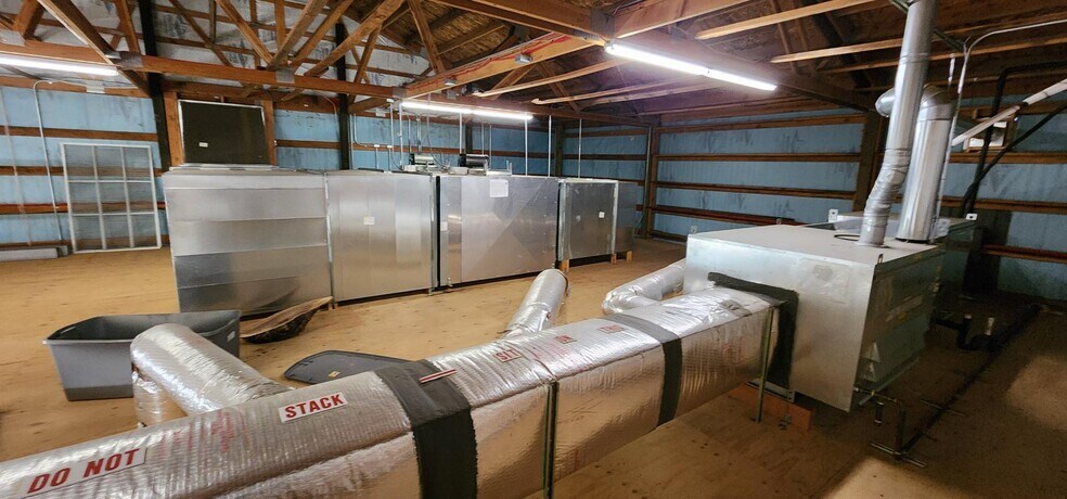 More Photos Of 3811 Cross St, Eugene Warehouse For Sale