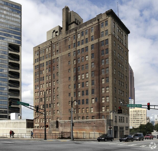 Primary Photo Of 384 Peachtree St NE, Atlanta Apartments For Sale