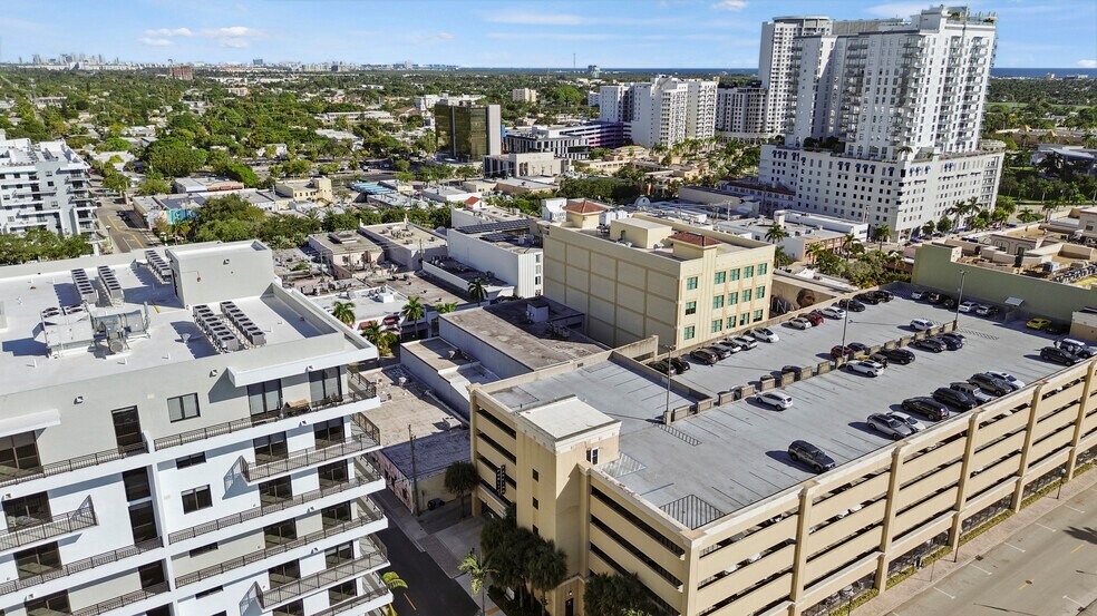 More Photos Of 1940 Harrison St, Hollywood Office For Lease