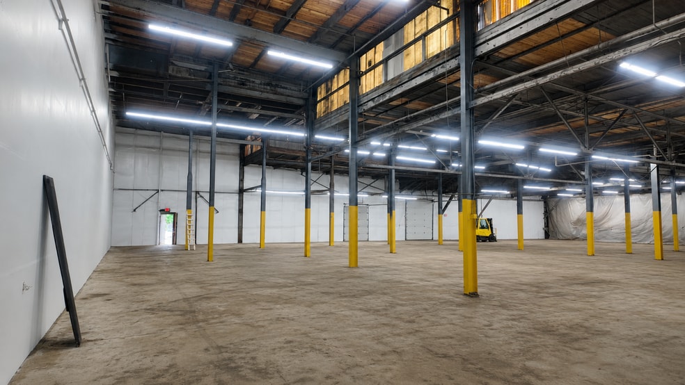 More Photos Of 120 Tolland St, East Hartford Warehouse For Lease