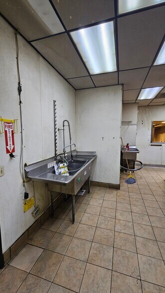 More Photos Of 466-474 W 5th St, San Bernardino Storefront Retail Office For Lease