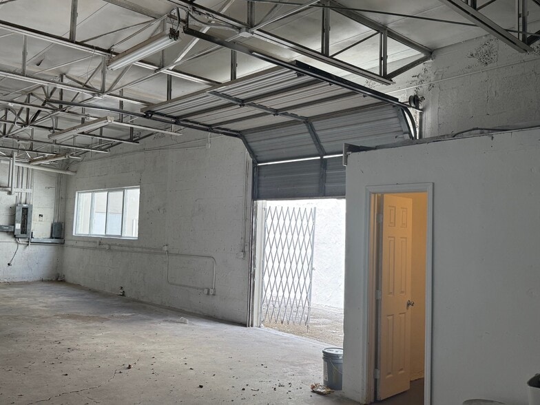 More Photos Of 14020 NW 19th Ave, Miami Warehouse For Sale