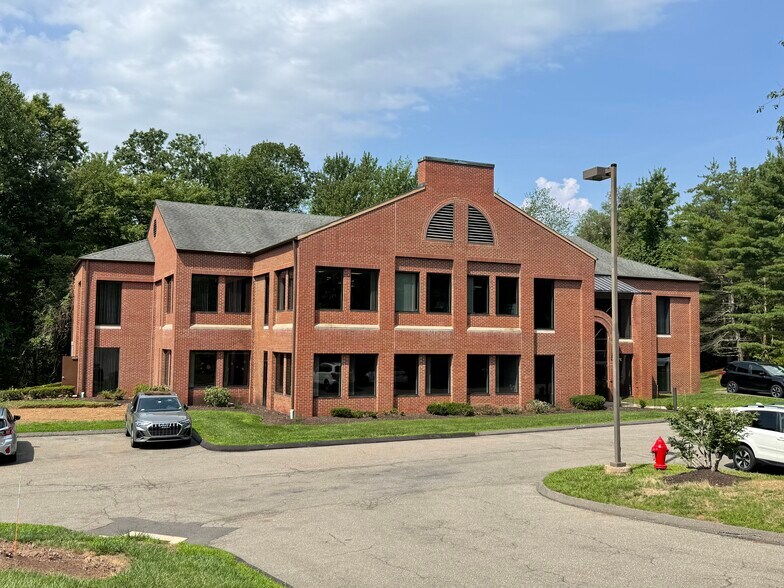 More Photos Of 30 Stanford Dr, Farmington Unknown For Lease