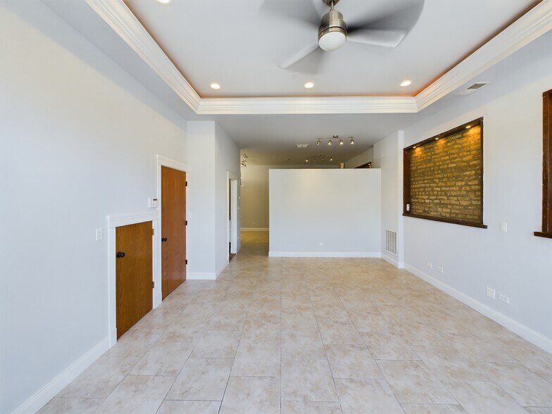 More Photos Of 2064 N Western Ave, Chicago Storefront Retail Residential For Lease