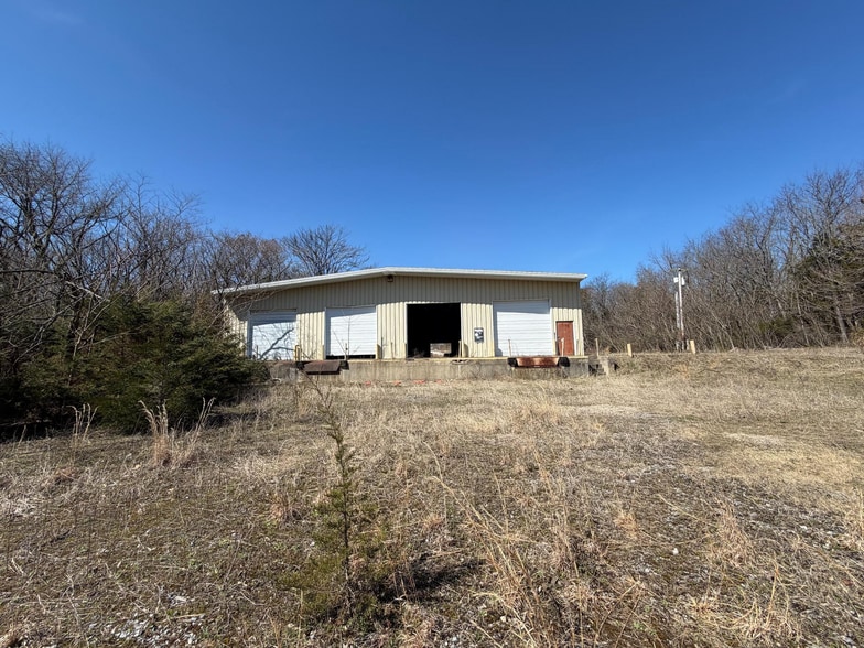 More Photos Of 385 Wheat Rd, Vineland Flex For Sale