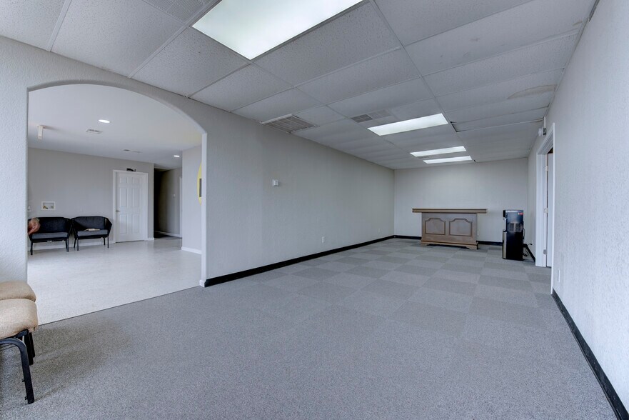 More Photos Of 4230 E FM 1462 Rd, Rosharon Storefront Retail Office For Lease