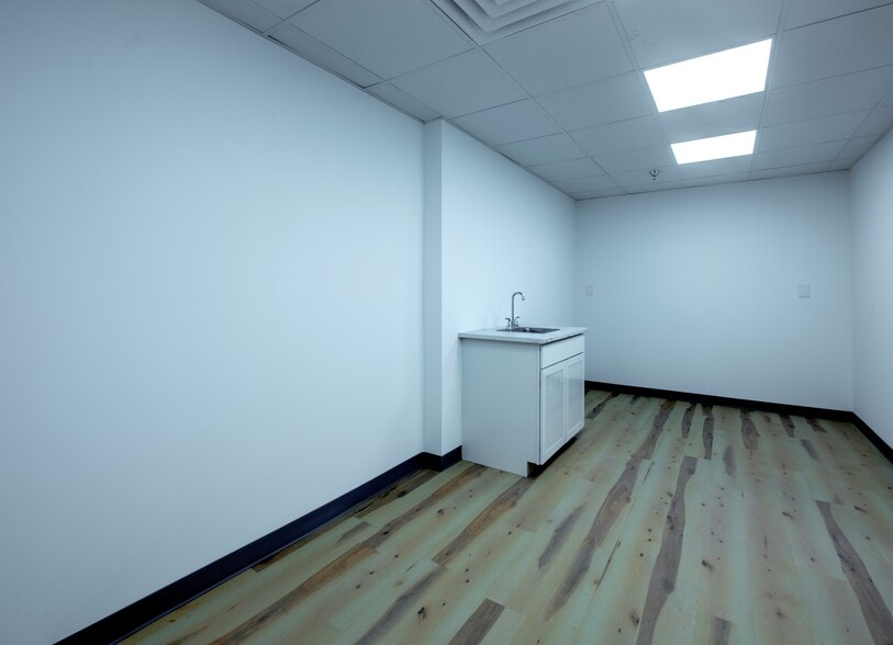 More Photos Of 1700 Overhead Bridge Rd NE, Cleveland Warehouse For Sale