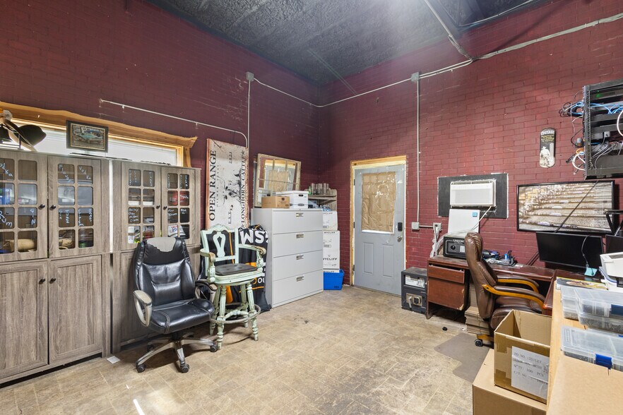 More Photos Of 367 State Highway 155 N, Gilmer Bar For Sale