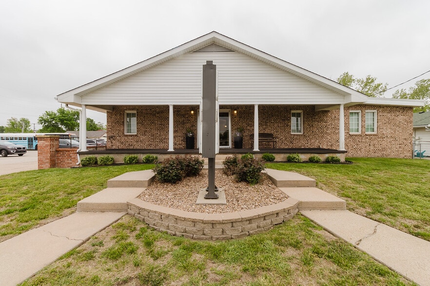 More Photos Of 1319 E 17th Ave, Hutchinson Religious Facility For Sale