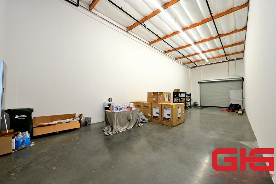 More Photos Of 238-256 W Chestnut Ave, Monrovia Warehouse For Sale