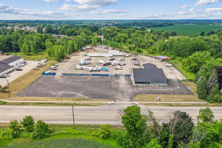More Photos Of 4500 Remembrance Rd NW, Grand Rapids Auto Dealership For Lease