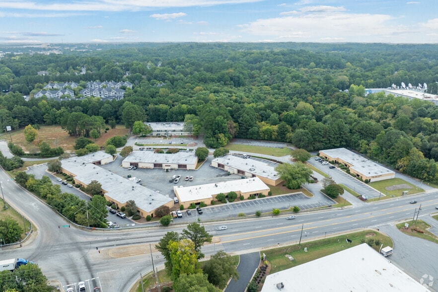 More Photos Of 4025 Pleasantdale Rd, Doraville Light Distribution For Lease