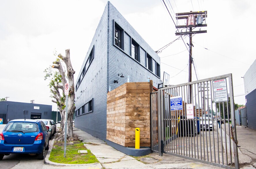 Primary Photo Of 5632 W Washington Blvd, Los Angeles Loft Creative Space For Lease