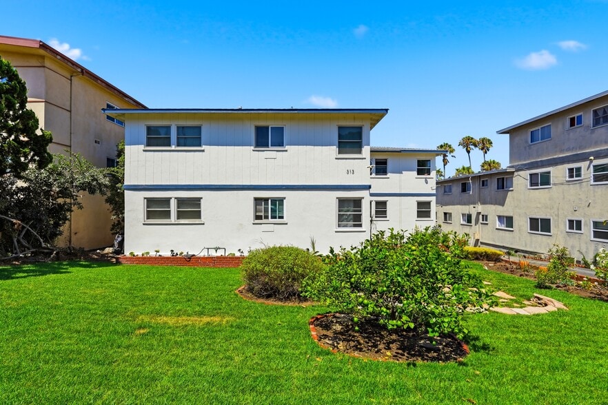 More Photos Of 313 Calle Miramar, Redondo Beach Apartments For Sale