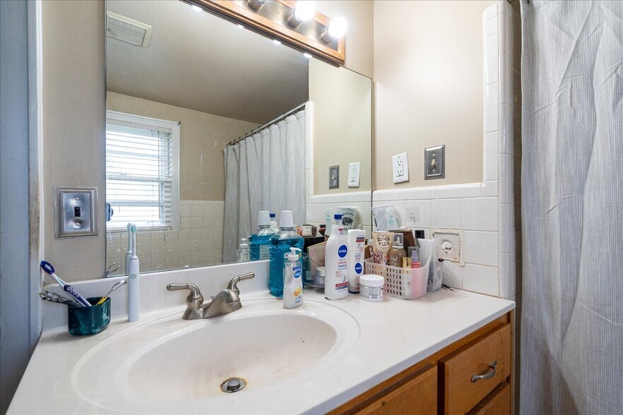 More Photos Of 317 General Daniel Ave N, Danielsville General Retail For Sale