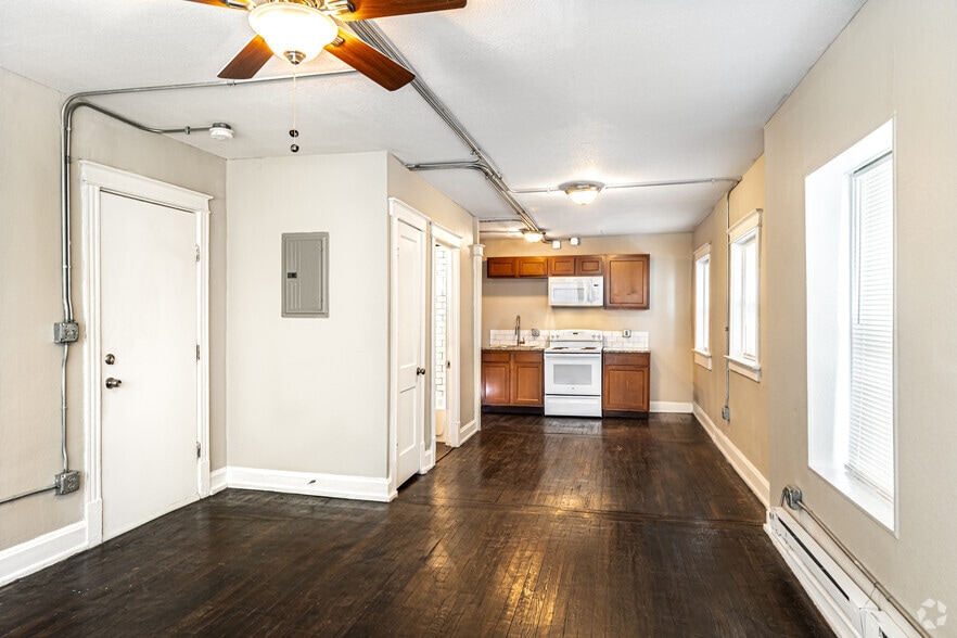 More Photos Of 3201-3211 Broadway St, Kansas City Apartments For Sale