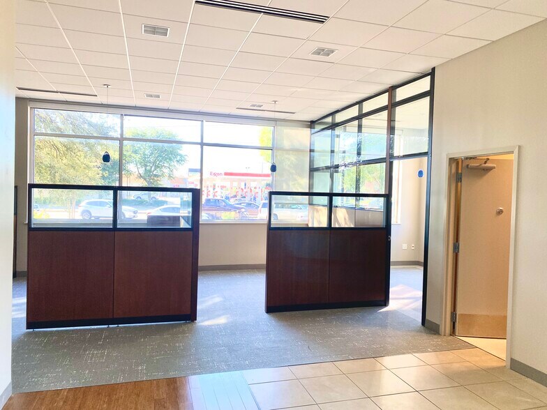 More Photos Of 15114 Preston Rd, Dallas Bank For Lease