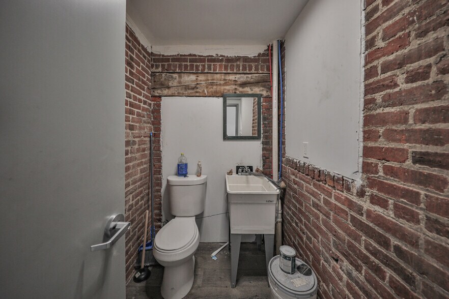 More Photos Of 16 W Goepp St, Bethlehem Light Distribution For Lease