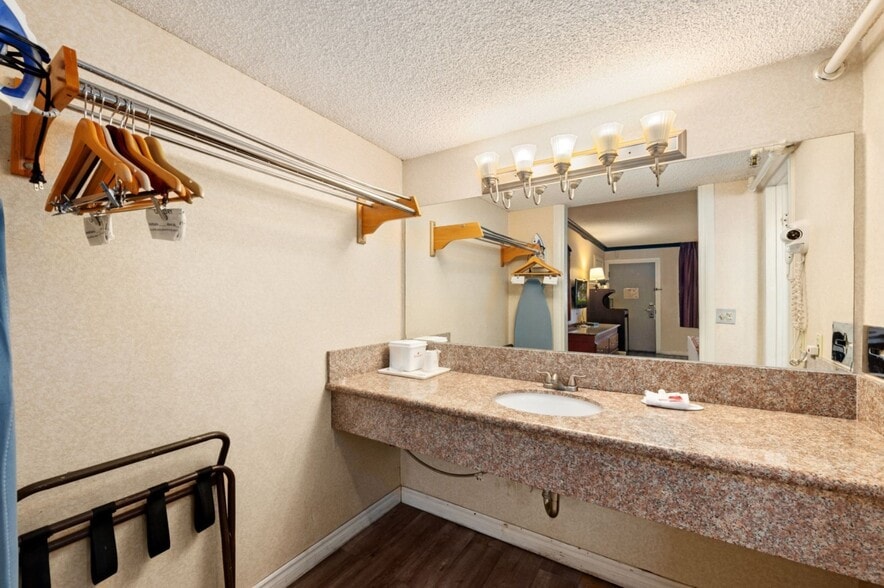 More Photos Of 2156 E Colorado Blvd, Pasadena Hotel For Sale