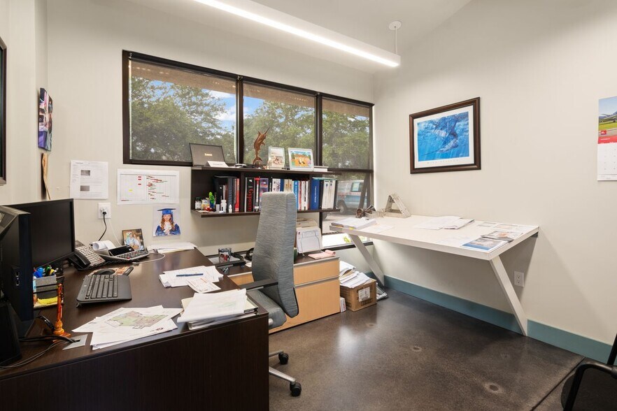 More Photos Of 2239 15th St, Sarasota Warehouse For Sale