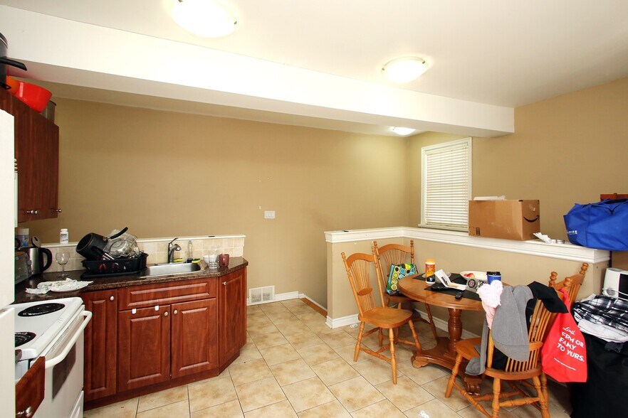 More Photos Of 10-12 Centre St, Markham Office Residential For Sale