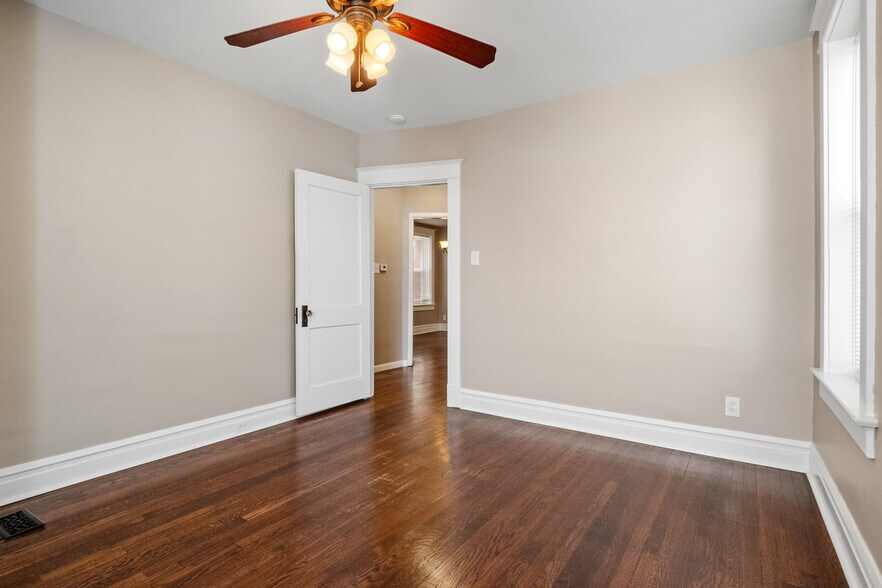 More Photos Of 5007 Goethe Ave, Saint Louis Multifamily For Sale