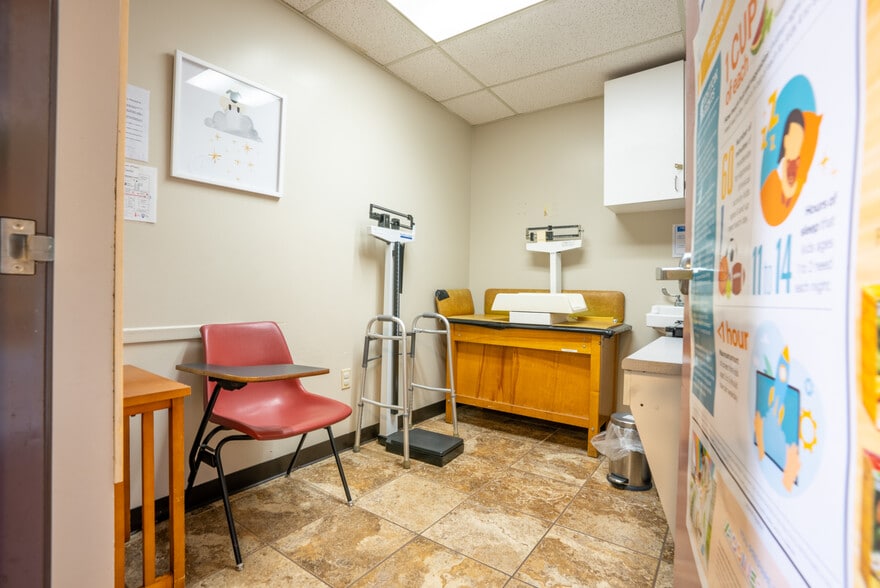 More Photos Of 4946 Florence Ave, Bell Medical For Sale