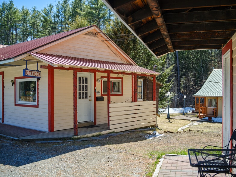More Photos Of 3806 Vt Route 11, Londonderry Hotel For Sale