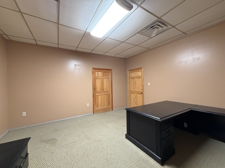 More Photos Of 124 N Main St, Warrenton Restaurant For Lease