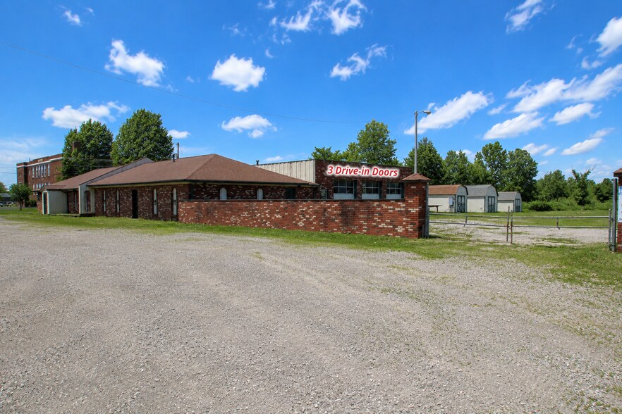 Primary Photo Of 35710 E Royalton Rd, Grafton Office For Lease