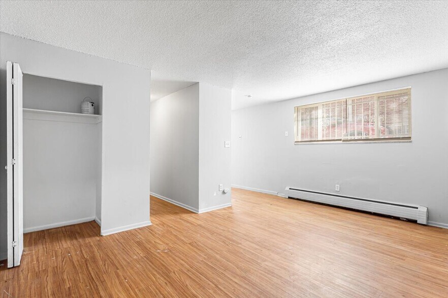 More Photos Of 1588 Macon St, Aurora Apartments For Sale