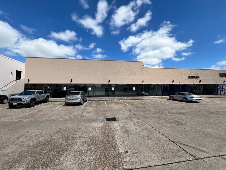More Photos Of 11346-11470 Westheimer Rd, Houston Unknown For Lease
