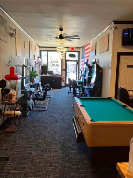 More Photos Of 43 S Main St, Carbondale Storefront Retail Residential For Sale