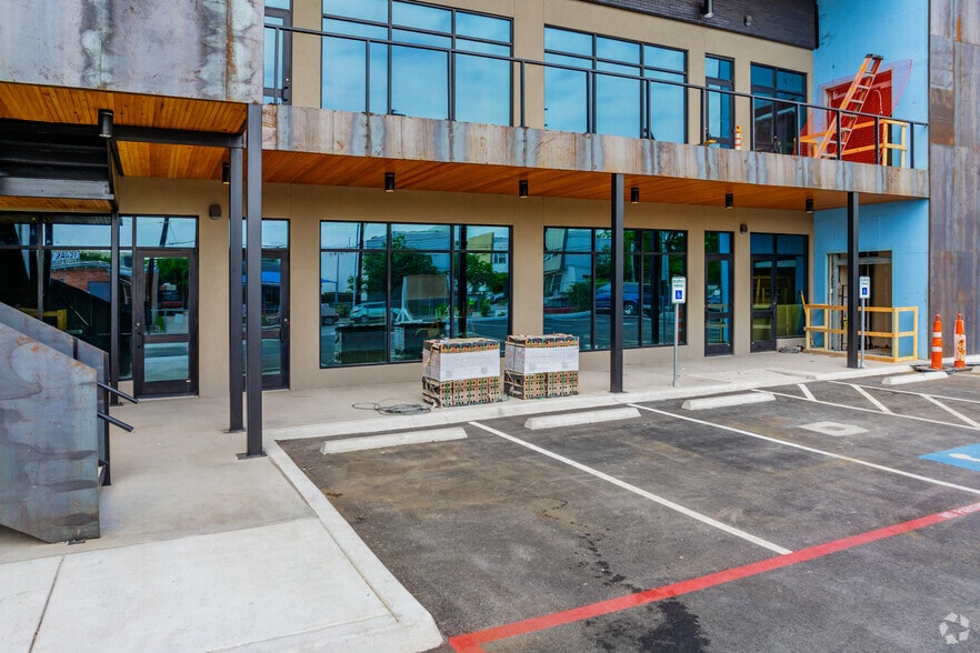 More Photos Of 227 E Cevallos, San Antonio Restaurant For Lease