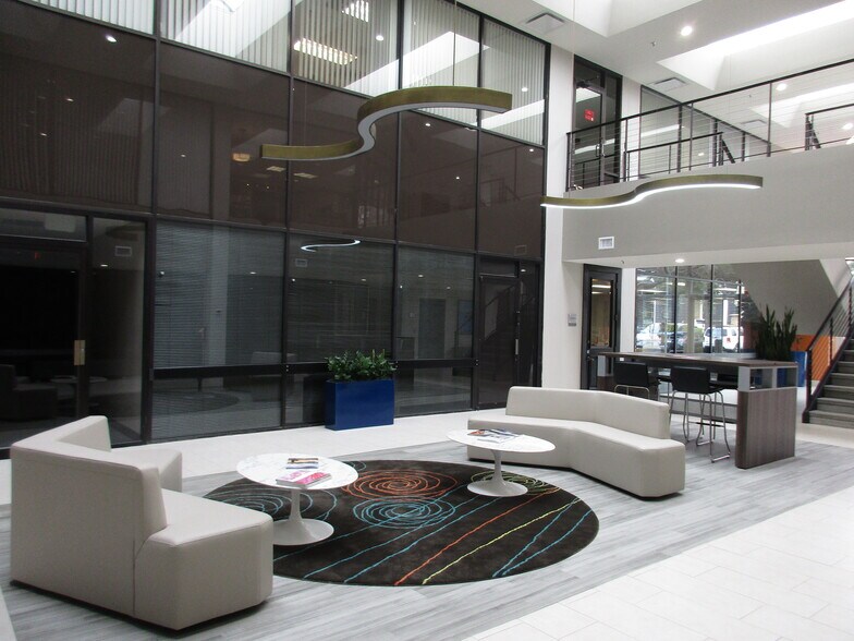 More Photos Of 16800 N Dallas Pky, Dallas Medical For Sale