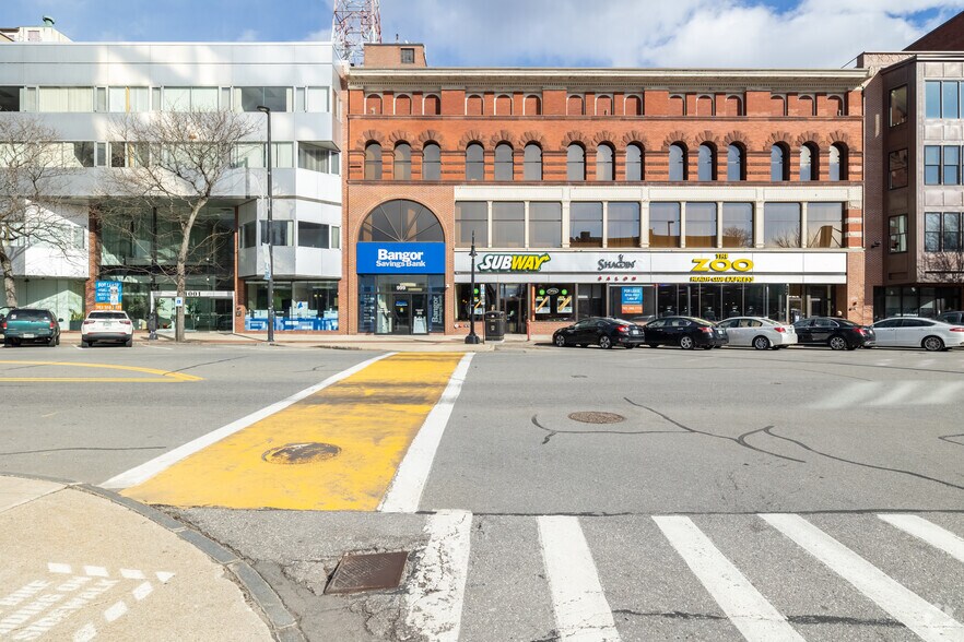 More Photos Of 977-1001 Elm St, Manchester Office For Lease