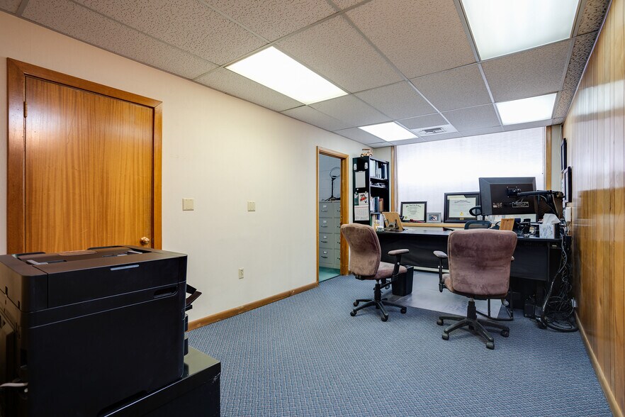 More Photos Of 101 W Victory Way, Craig Office For Sale