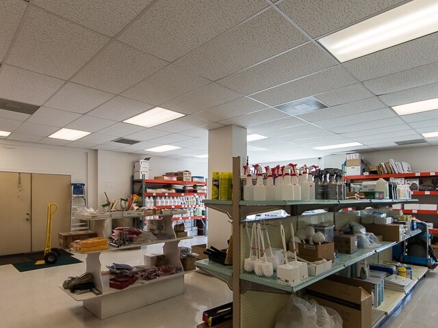 More Photos Of 8105 SE Duke St, Portland Storefront Retail Office For Sale