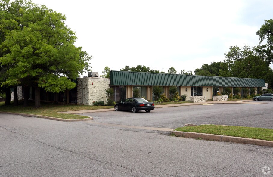 More Photos Of 5525 E 51st St, Tulsa Office For Lease