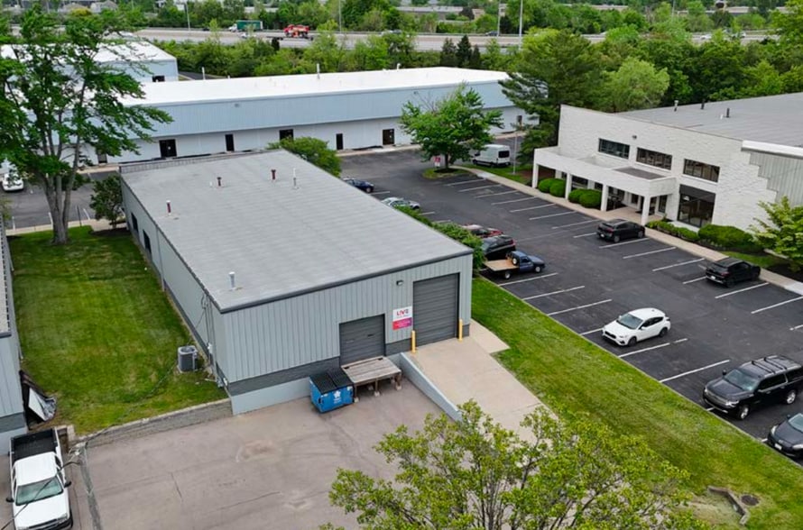 More Photos Of 11420 Deerfield Rd, Blue Ash Warehouse For Lease