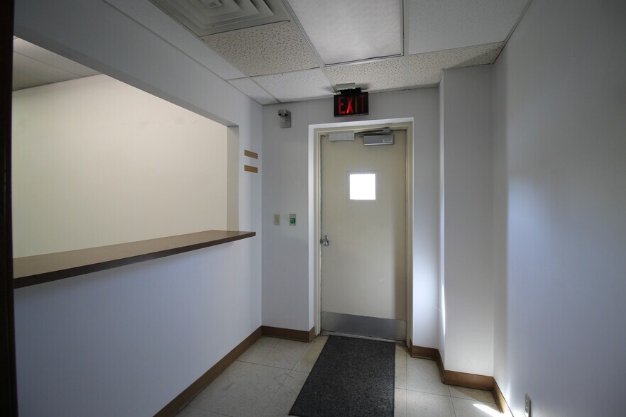 More Photos Of 1815 W Detroit St, Broken Arrow Service For Lease