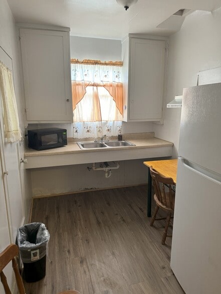 More Photos Of 698 E Polk St, Coalinga Hotel For Sale