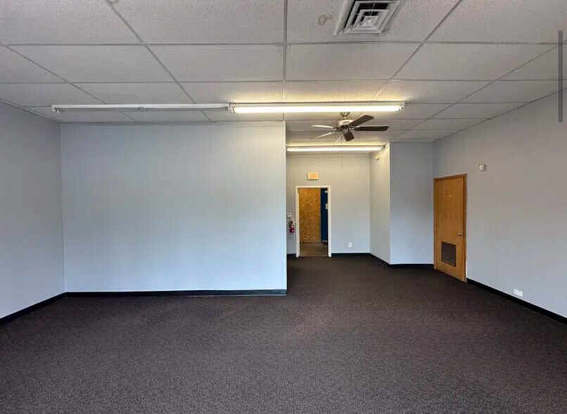 More Photos Of 3417 Main St, Stevens Point General Retail For Lease