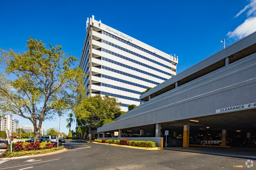 More Photos Of 2203 N Lois Ave, Tampa Office Residential For Lease