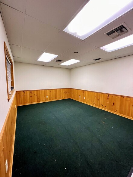 More Photos Of 1703 E Whaley St, Longview Industrial For Sale