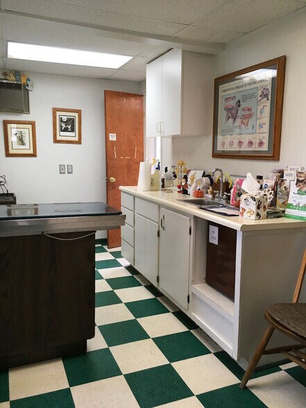 More Photos Of 14277 National Rd Sw, Etna Veterinarian Kennel For Sale